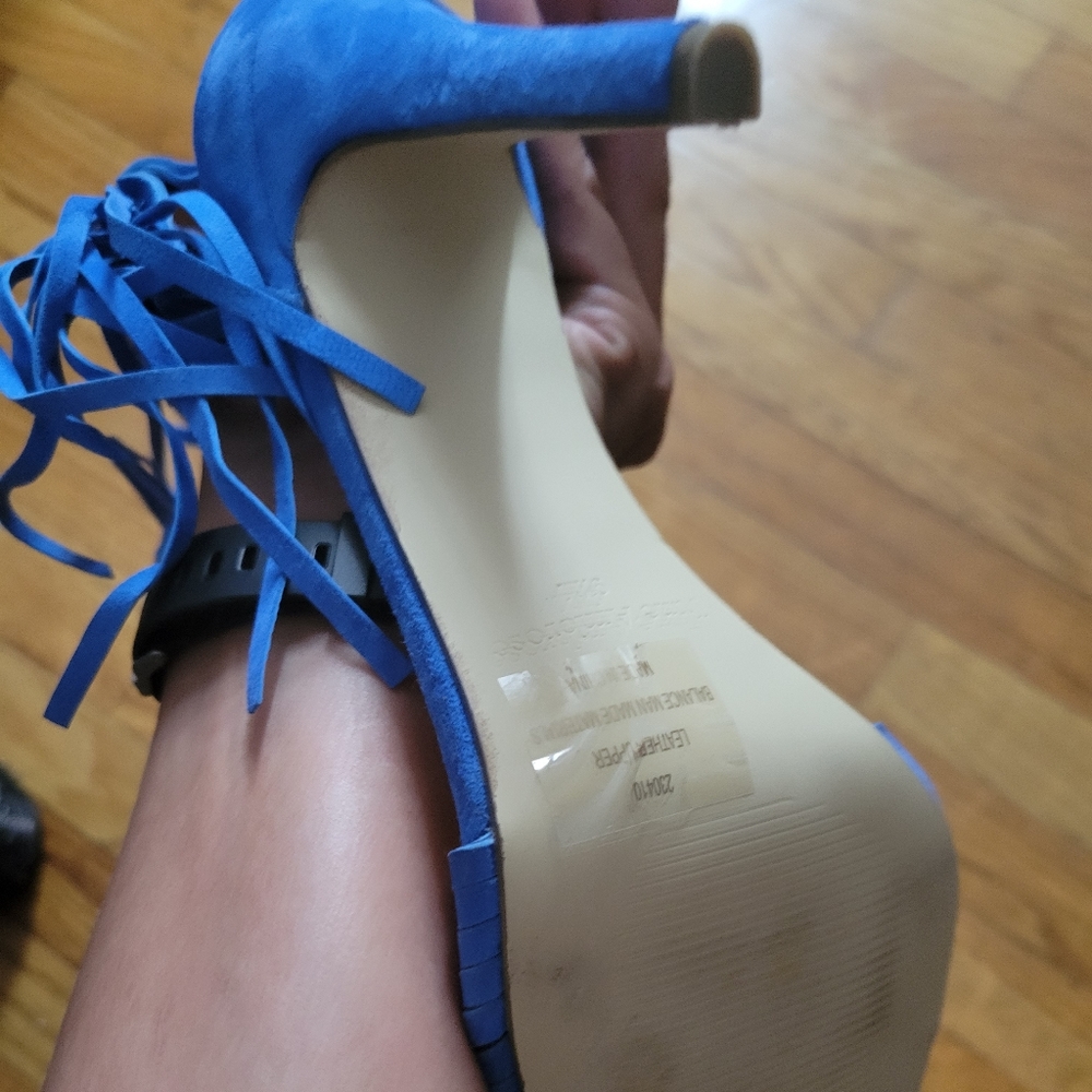 Shoes - Picture 2 of 6